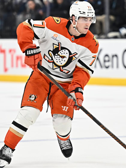 国足强援费南多自视过高，求大开口无球可踢.